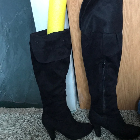 Boots - Picture 5 of 7